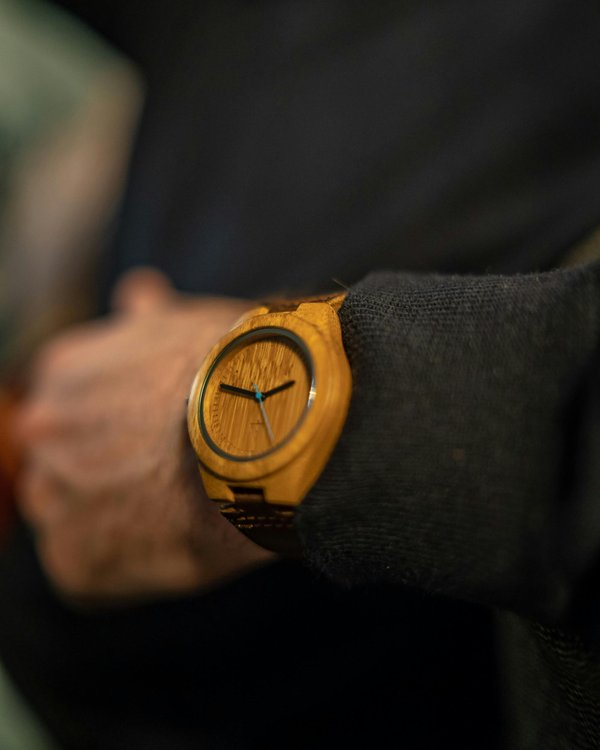 Montres en bois pour homme : style authentique et tendance